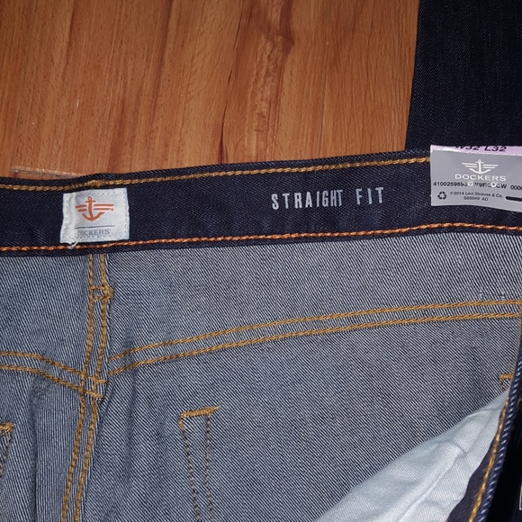 Dockers Straigh Fit Dark Wash Jeans - Picture 5 of 6
